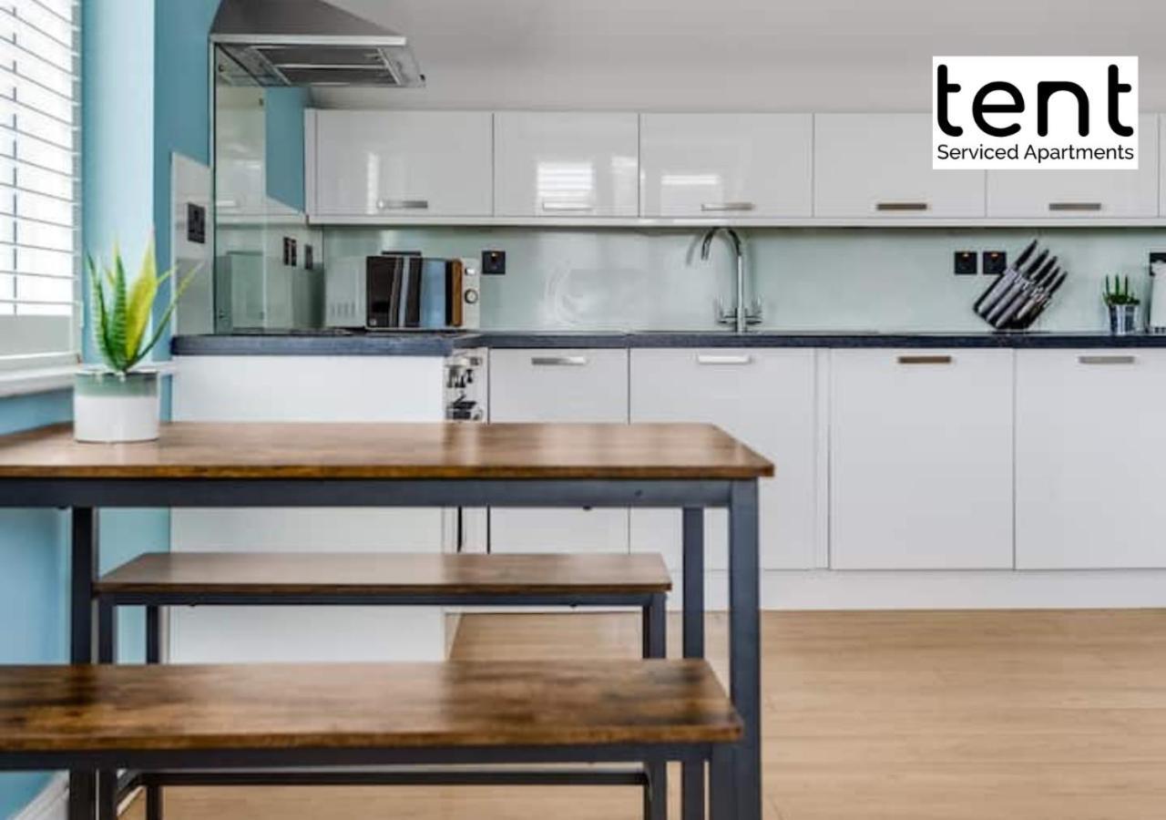 Stylish 1 Bed Apt , Central , Pkg, Perfect For Long Stays 에그햄 외부 사진