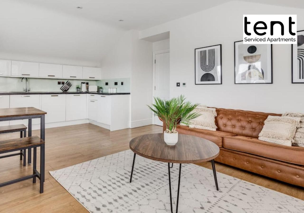 Stylish 1 Bed Apt , Central , Pkg, Perfect For Long Stays 에그햄 외부 사진