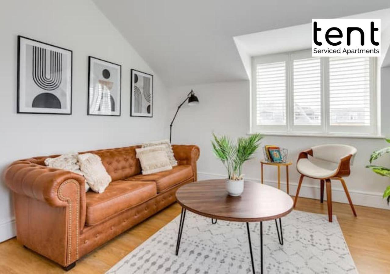 Stylish 1 Bed Apt , Central , Pkg, Perfect For Long Stays 에그햄 외부 사진