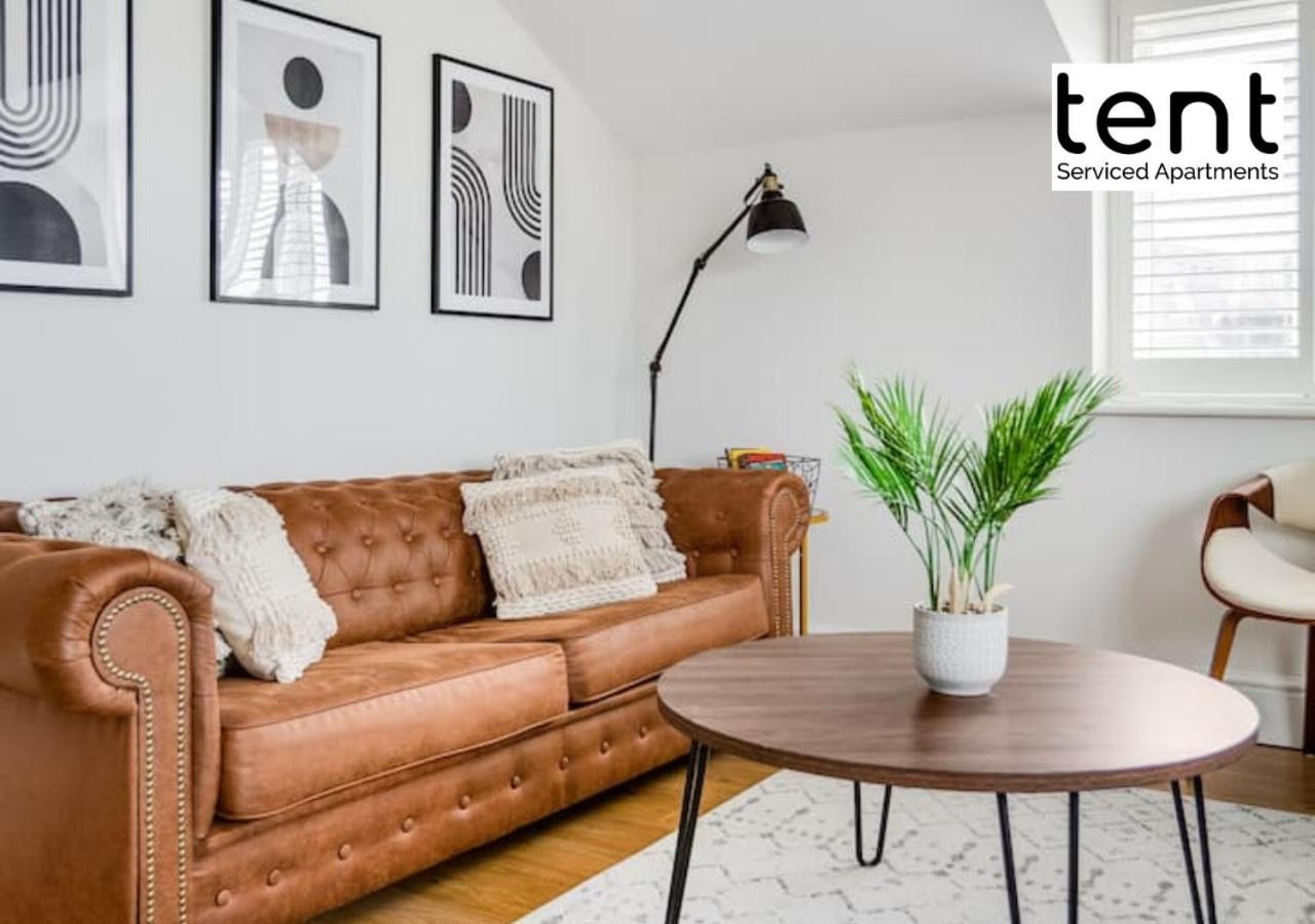 Stylish 1 Bed Apt , Central , Pkg, Perfect For Long Stays 에그햄 외부 사진